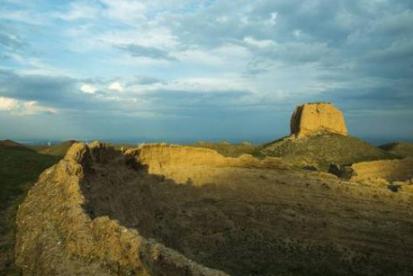 明朝军事强大为何也热衷于修长城?明朝和秦朝的长城有何区别!