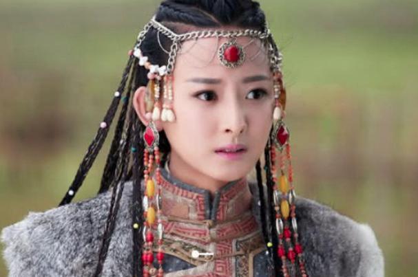 皇帝妃子被抢,获救时怀上仇人的孩子,最后被封为皇后 皇帝妃子被抢,获救时怀上仇人的孩子,最后被封为皇后