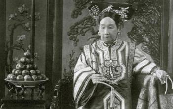 晚清硬汉左宗棠死时有多悲壮？大雨倾盆<a href=https://www.lishiji.cn/lishi/430/ target=_blank class=infotextkey>长城</a>倒塌！
