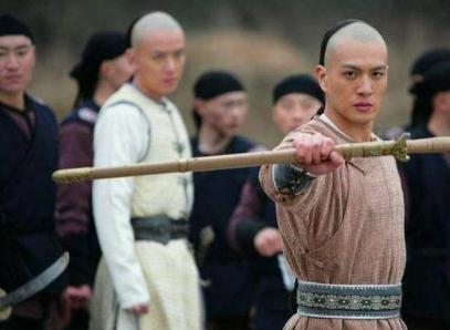 乾隆出了什么什么样的对联 为何当时有才华的人无人对出下联呢 乾隆出了什么什么样的对联 为何当时有才华的人无人对出下联呢