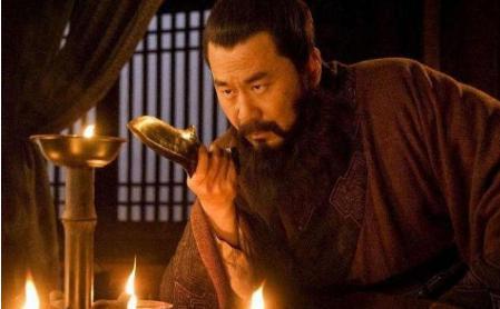 曹操是一个求贤若渴的人 为何没有人推荐诸葛亮给他呢 曹操是一个求贤若渴的人 为何没有人推荐诸葛亮给他呢