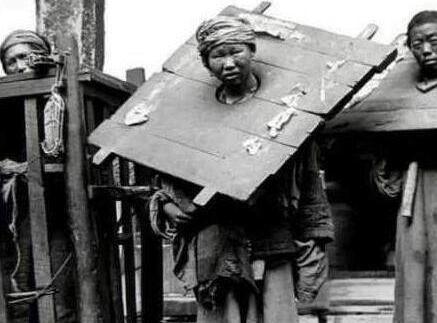 历史上公认诛九族是极其残酷的刑罚 为何家属却没有选择逃跑呢 历史上公认诛九族是极其残酷的刑罚 为何家属却没有选择逃跑呢