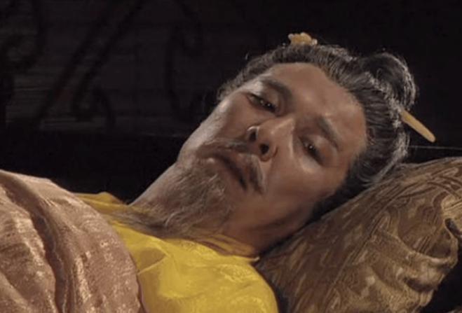 刘备将兵权交给李严，为什么不交给诸葛亮呢？