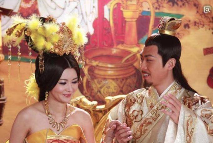 历史上两位名字相同的<a href=https://www.lishiji.cn/lishi/3304/ target=_blank class=infotextkey>妃子</a>，结局却截然不同