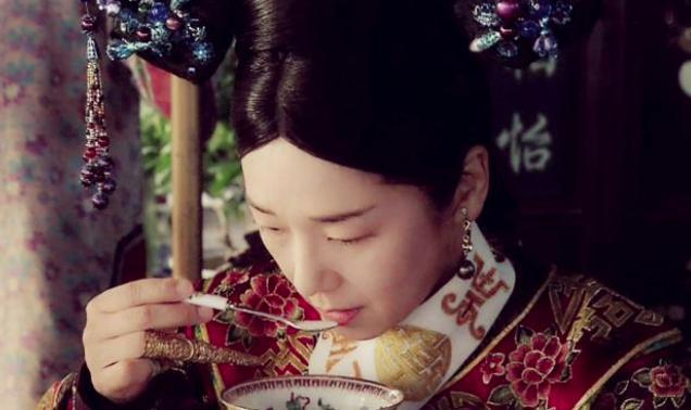 慈禧睡觉，卧室里8人值班，都是什么人？