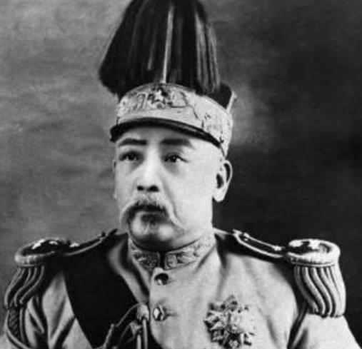 张学良和宣统首次见面,为啥还要三跪九拜? <a href=https://www.lishiji.cn/lishi/11/ target=_blank class=infotextkey>张学良</a>和宣统首次见面,为啥还要三跪九拜?