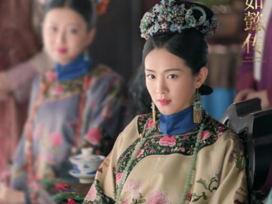 她是乾隆早年最宠爱的妃嫔，失宠其妹妹又被乾隆接进宫