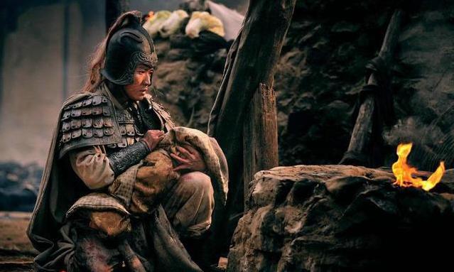 长坂坡之战中拦住曹操的不是赵云,也不是张飞? 长坂坡之战中拦住曹操的不是赵云,也不是张飞?