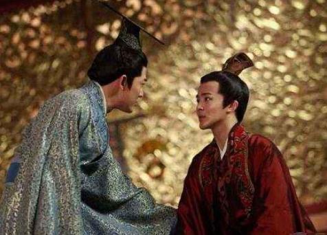 中国历史上有哪些有断袖之癖的帝王?有什么样的故事 中国历史上有哪些有断袖之癖的帝王?有什么样的故事