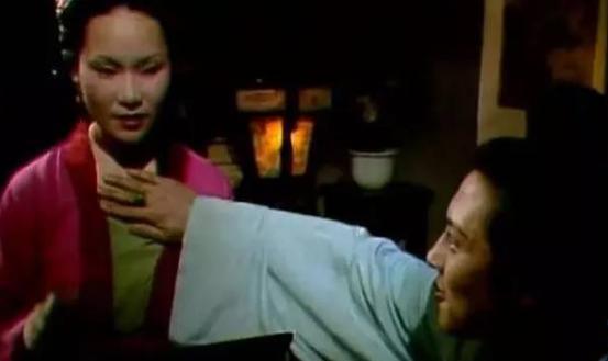 《红楼梦》中那些偷情的女人!秦可卿为何要不时地换内衣? <a href=https://www.lishiji.cn/lishi/9434/ target=_blank class=infotextkey>《红楼梦》</a>中那些偷情的女人!秦可卿为何要不时地换<a href=https://www.lishiji.cn/lishi/11463/ target=_blank class=infotextkey>内衣</a>?