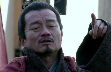 韩信毫无经验为何能登坛拜将？历史上这样的人还有吗？