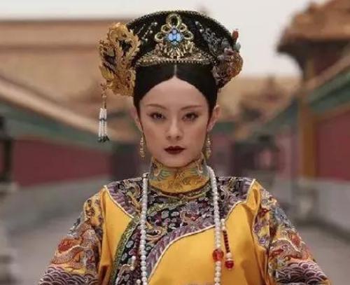 历史上的甄嬛是怎么从一个格格逆袭成皇太后的？