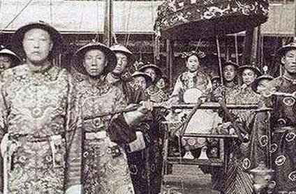 太监的工资有多少呢 他们的工资为何会比官员的低呢