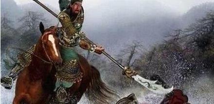 诸葛亮为什么疏离关羽信任张飞 难道说张飞比关羽傻吗