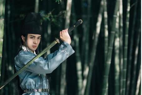 李白心中有一个<a href=https://www.lishiji.cn/lishi/12371/ target=_blank class=infotextkey>武侠</a>梦！一次打架斗殴差点被人搞死！