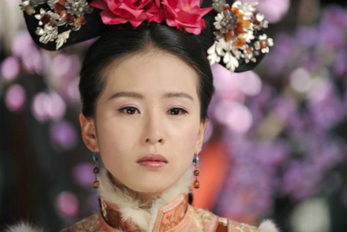 她是雍正身边的宫女，一生默默陪伴雍正没有名分