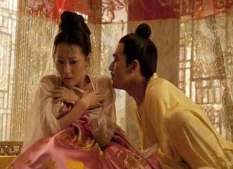 身为皇帝刘子业亲姑姑的刘英媚却被迫侍寝 皇帝死后她却神秘消失了 身为皇帝刘子业亲姑姑的刘英媚却被迫侍寝 皇帝死后她却神秘消失了