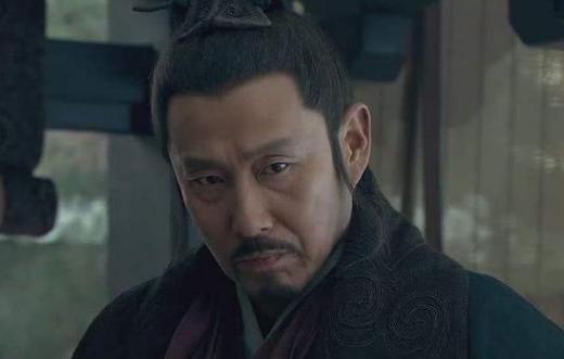 萧何恪尽职守被刘邦夸奖，却不知自己大祸临头