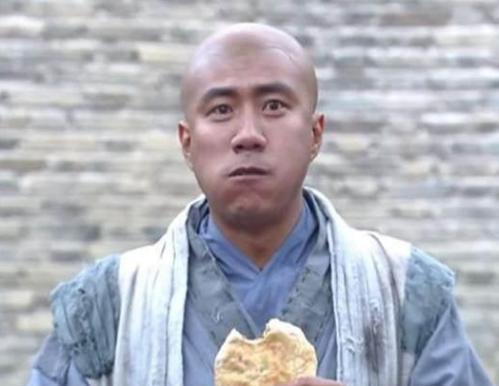 朱元璋早朝听到鸡鸣，写了一首诗被人嘲笑