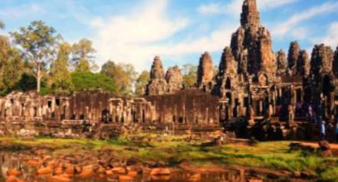 强大的秦王朝为什么只存在了15年？秦汉之间存在什么的差别是什么？