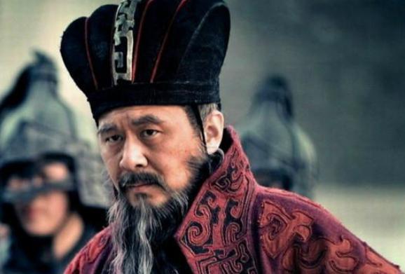 官渡之战期间，和袁绍暗通款曲的到底是谁？