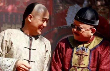 乾隆为什么宠爱和珅？看看和珅多会讨人欢心？