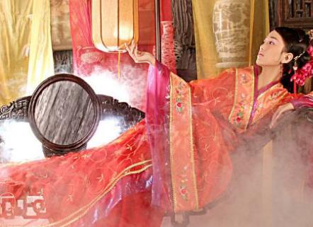 被打落冷宫的妃子 她们究竟用什么解决需求的呢 被打落冷宫的妃子 她们究竟用什么解决需求的呢