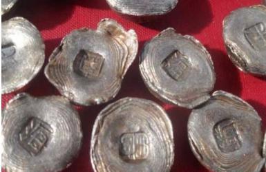 古代银子到底长什么样的呢 都是奇形怪状的，样子也很丑