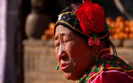 你以为古代媒婆一点权力都没有吗 如果不接受嫁人那就是违法的