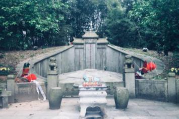晚清硬汉左宗棠死时有多悲壮？大雨倾盆长城倒塌！