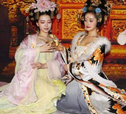 为什么古代后宫不能带金戒指呢 谁敢带就得不到皇帝的临幸 为什么古代后宫不能带金戒指呢 谁敢带就得不到皇帝的临幸