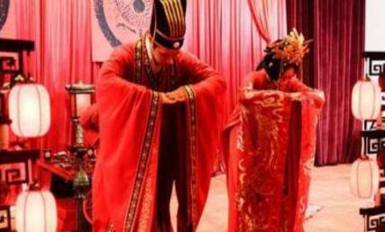 古代的彩礼与聘礼种类比较繁多 古人结婚时都送什么东西呢 古代的彩礼与聘礼种类比较繁多 古人结婚时都送什么东西呢