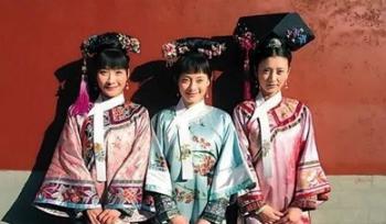 清朝妃子为什么脖子上要系白色丝带？这个丝带有什么用处？
