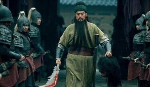 三国中吕布活着的时候，关羽为什么不“狂”？真实原因是？