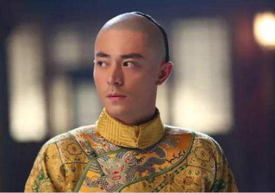 和珅那么聪明，为什么他不提前巴结嘉庆呢？