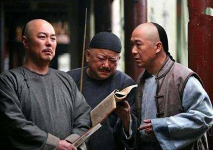 乾隆出了什么什么样的对联 为何当时有才华的人无人对出下联呢 乾隆出了什么什么样的对联 为何当时有才华的人无人对出下联呢