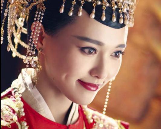 嫔妃生下皇子，皇帝高兴不已，结果江山因此毁了