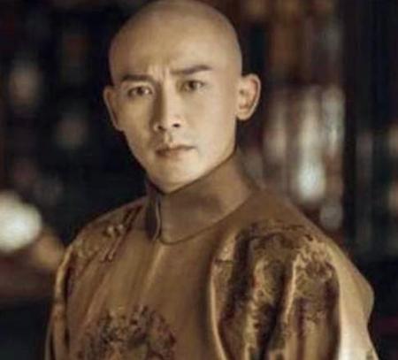 清朝官员上朝时有满族汉族之分吗？