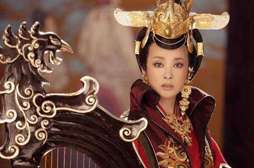 女皇武则天为何会推崇佛教？背后有什么原因？