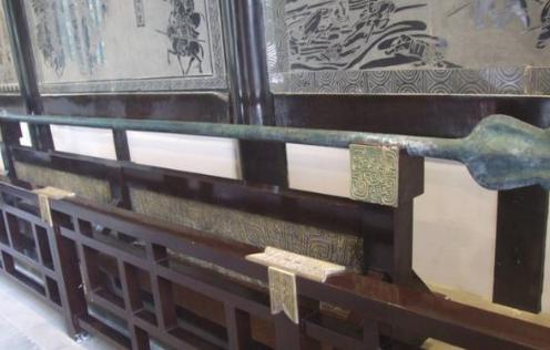 项羽的武器是什么？300多斤的武器要怎么使用？