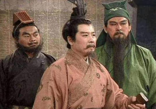 刘备为什么织席贩履?织席贩履给刘备带来了什么影响? 刘备为什么织席贩履?织席贩履给刘备带来了什么影响?