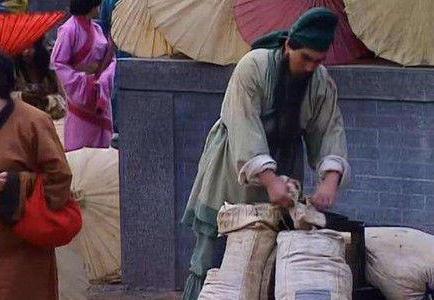 张飞和关羽一个卖枣一个杀猪 他们哪里学来的武功