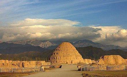 西夏<a href=https://www.lishiji.cn/lishi/3434/ target=_blank class=infotextkey>王陵</a>的主要特点是什么 研究保护及出土<a href=https://www.lishiji.cn/lishi/9832/ target=_blank class=infotextkey>文物</a>有哪些