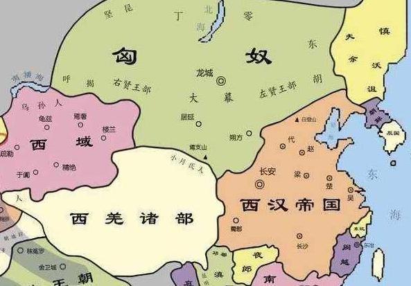 刘邦为什么不派韩信出兵匈奴？而是选择自己<a href=https://www.lishiji.cn/lishi/8809/ target=_blank class=infotextkey>御驾亲征</a>