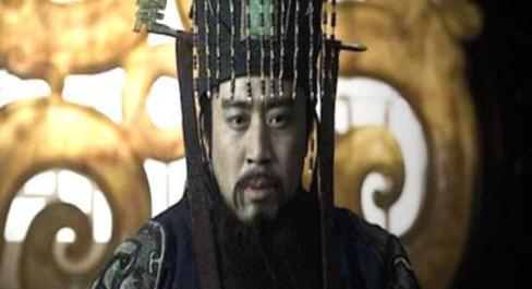 强大的秦王朝为什么只存在了15年？秦汉之间存在什么的差别是什么？