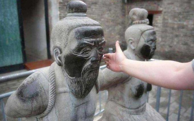 岳飞被平反，官府为什么找不到他的尸骨？