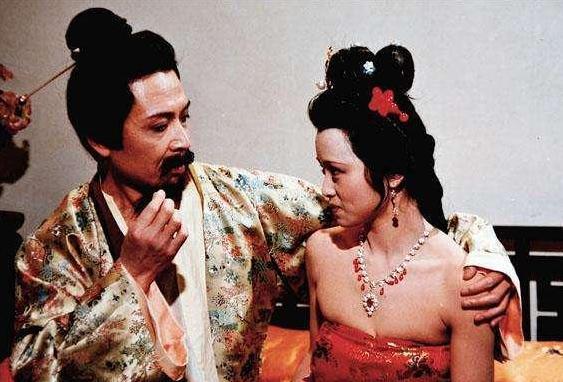 《红楼梦》中那些偷情的女人!秦可卿为何要不时地换内衣? 《红楼梦》中那些偷情的女人!秦可卿为何要不时地换内衣?