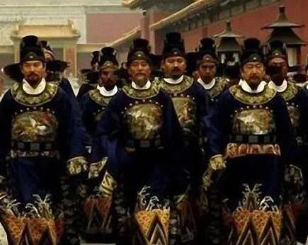 朱元璋在位期间几乎朝中大小官员都被杀了个遍 他真的是一个暴君吗 朱元璋在位期间几乎朝中大小官员都被杀了个遍 他真的是一个暴君吗