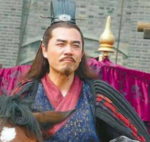 皇帝从御膳中吃出一根头发,御厨是怎么保住性命的? 皇帝从御膳中吃出一根头发,御厨是怎么保住性命的?