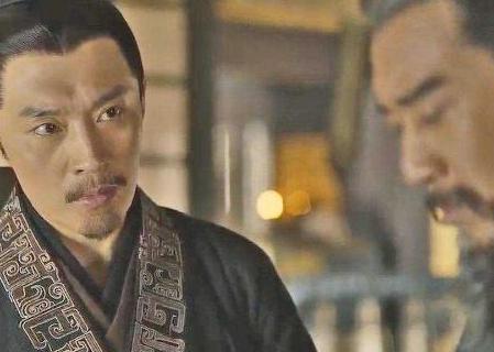 曹操逼死荀彧为什么还敢留荀攸 难道说他不怕趁机报复吗